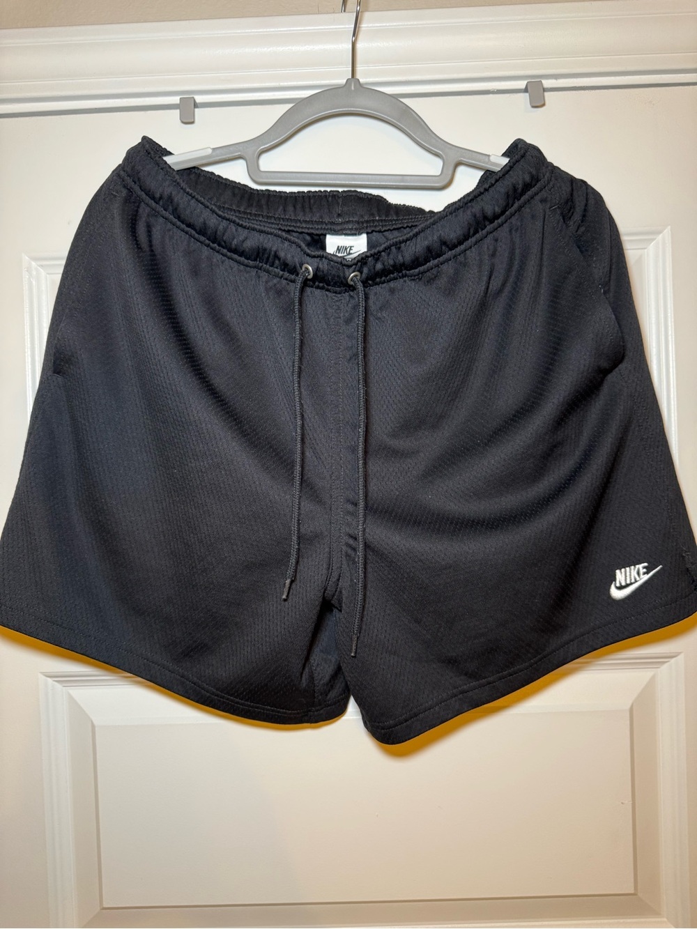 Nike Men's Medium Black Athletic Mesh Shorts with Drawstring